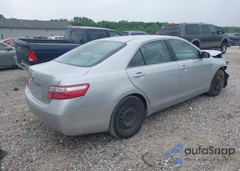2007 Toyota Camry Le z USA, uszkodzony, nr VIN 4T1BE46K67U537271